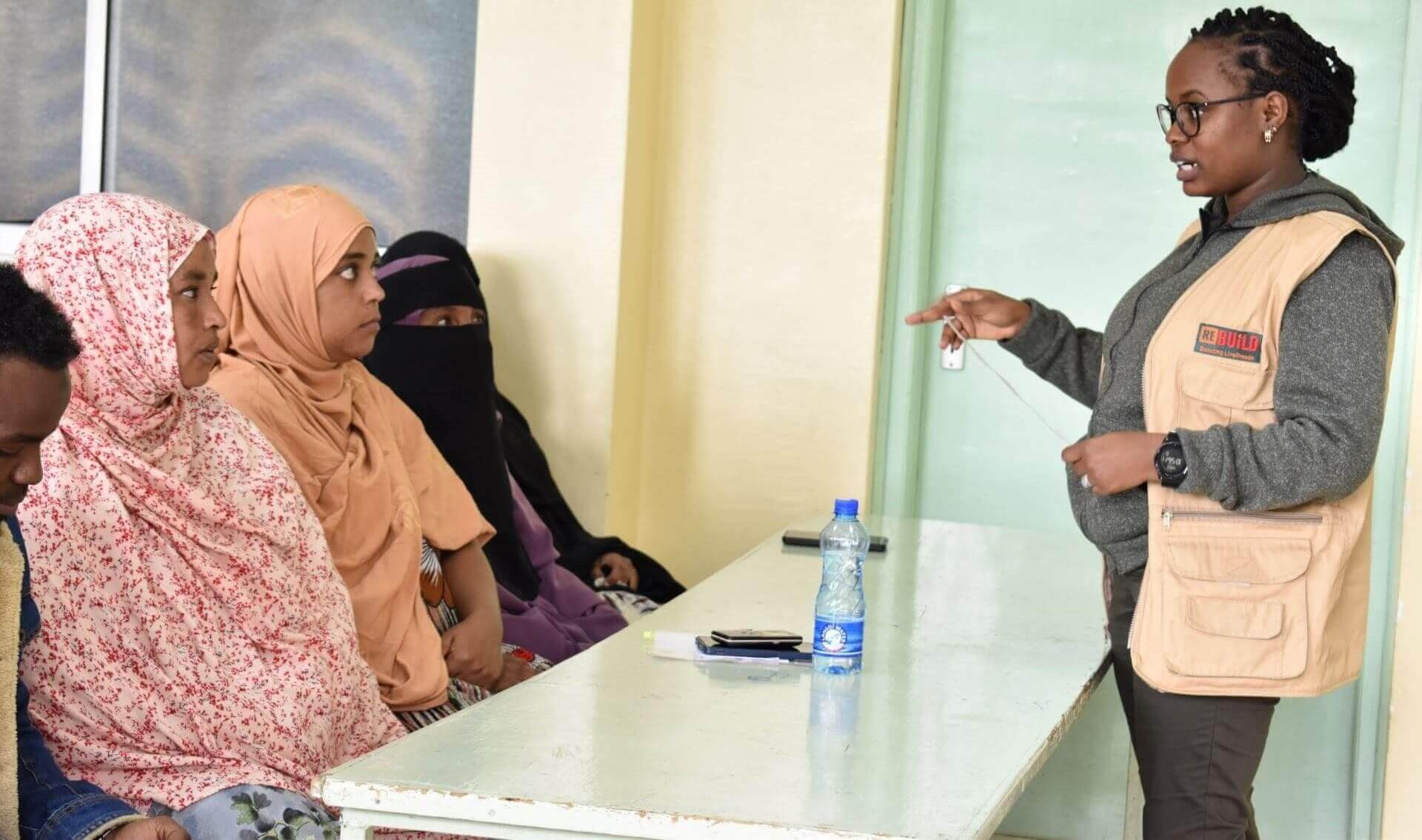 IRC’s Dorcas Mwangi leads a SGBV session in Eastleigh, Nairobi. These sessions provided dialogue, education, and empowerment, helping participants acquire tools to prevent and respond to SGBV