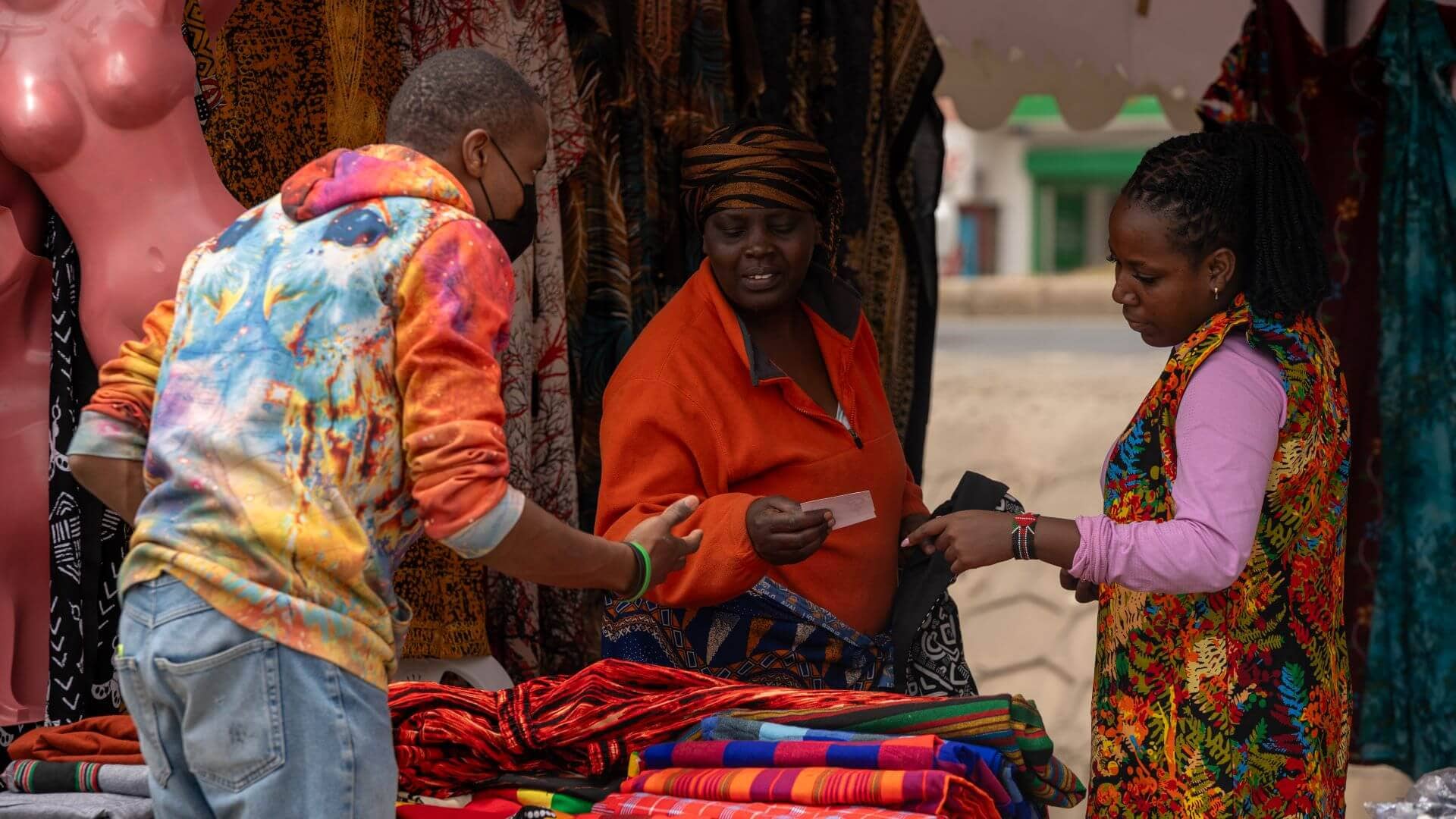 Embakasi, Nairobi, Kenya. Re:BUiLD supported a community trade fair that brought together exhibitors from both refugee and host communities to showcase their products and services, expand professional networks, and engage with potential customers and the wider public